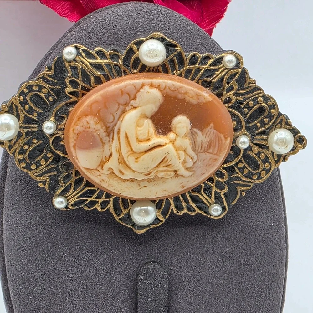 Vintage Style Mother‎ and Child Cameo Brooch Gold Tone Faux Pearl Filigree Pin